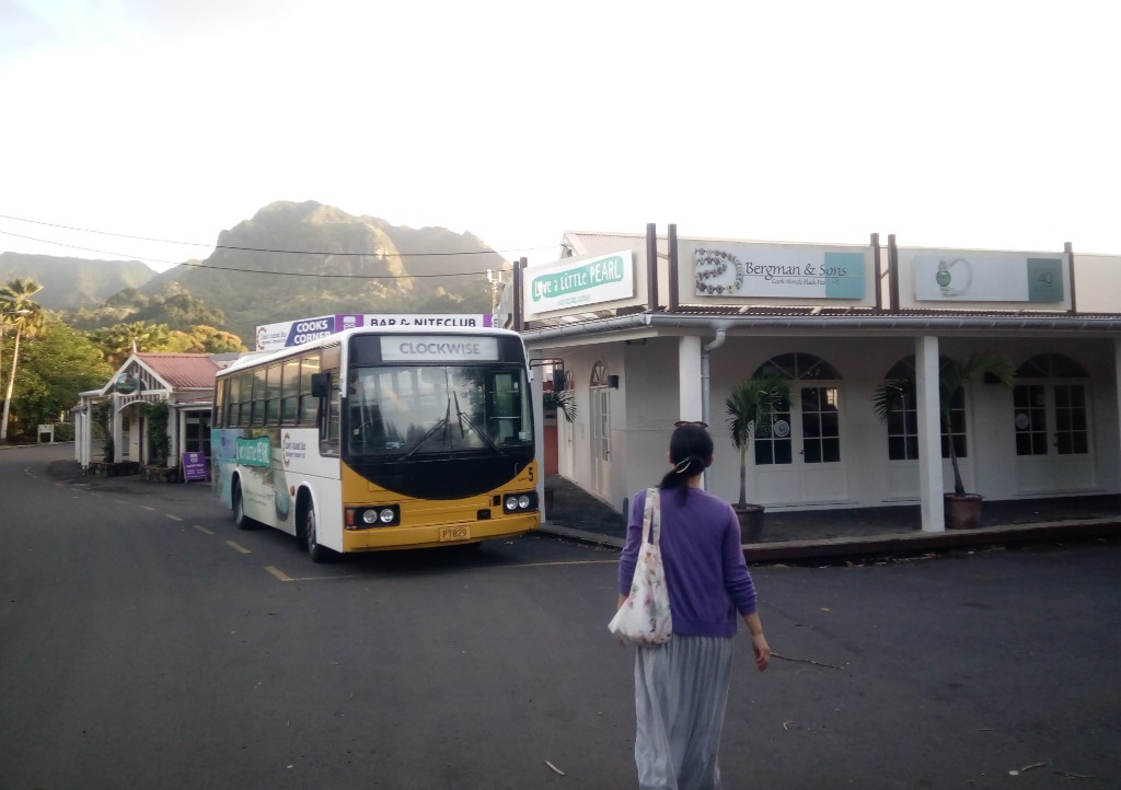 クック諸島・ラロトンガのバス